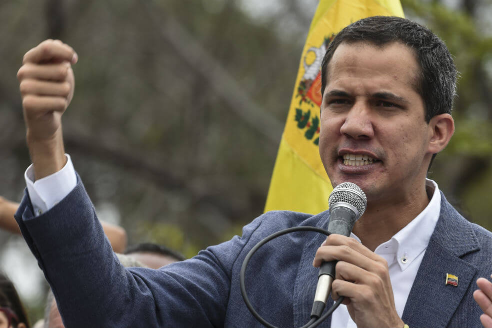 Guaidó llama a no desfallecer pese a jornada de débiles protestas contra Maduro