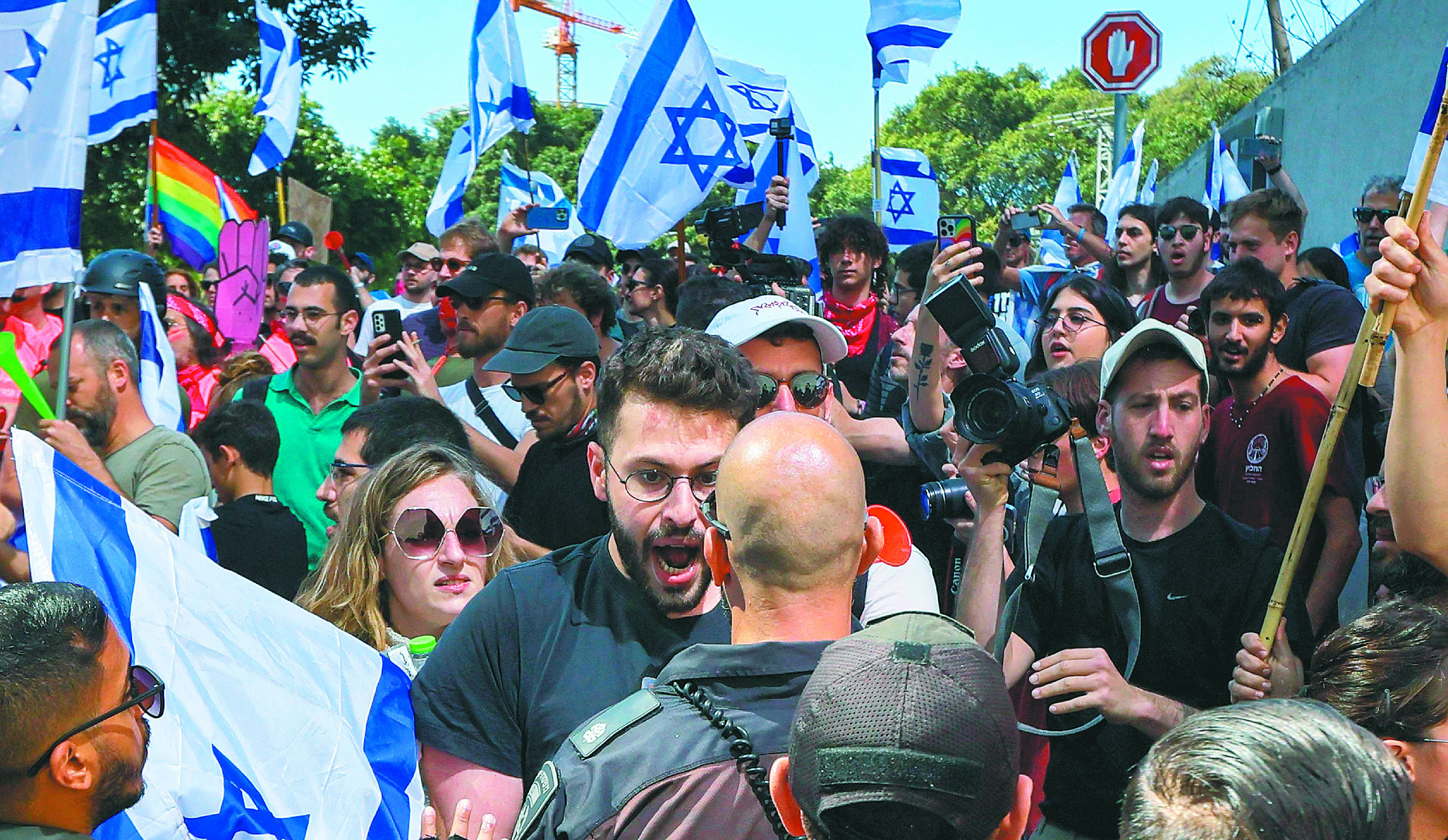 Israel, entre el descontento social y la incertidumbre con sus países vecinos