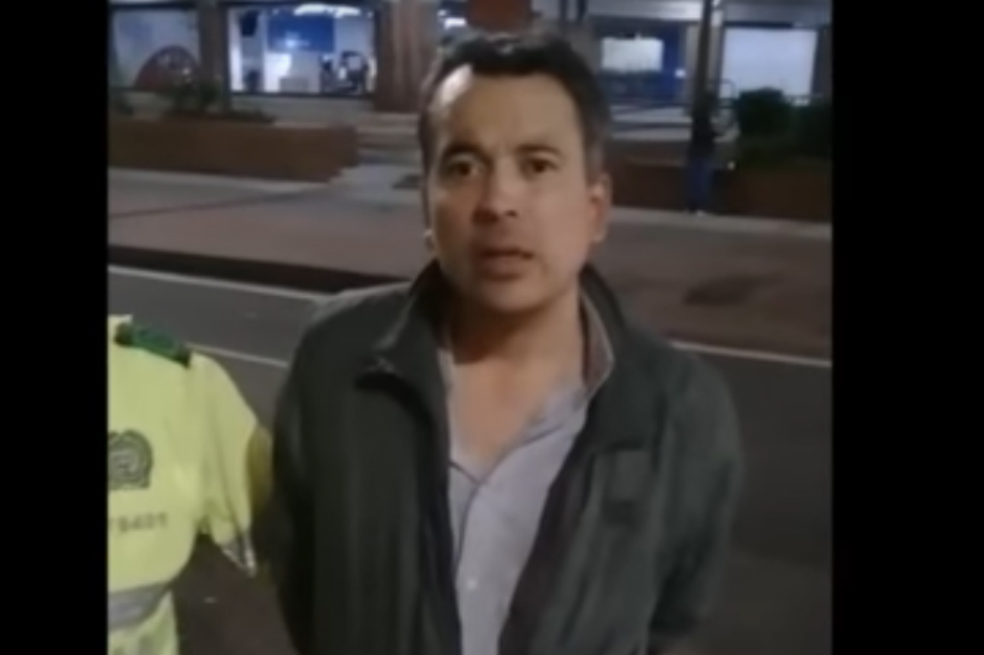 Sujeto capturado en Bogotá por presuntos actos obscenos dijo ser hijo del general Mora