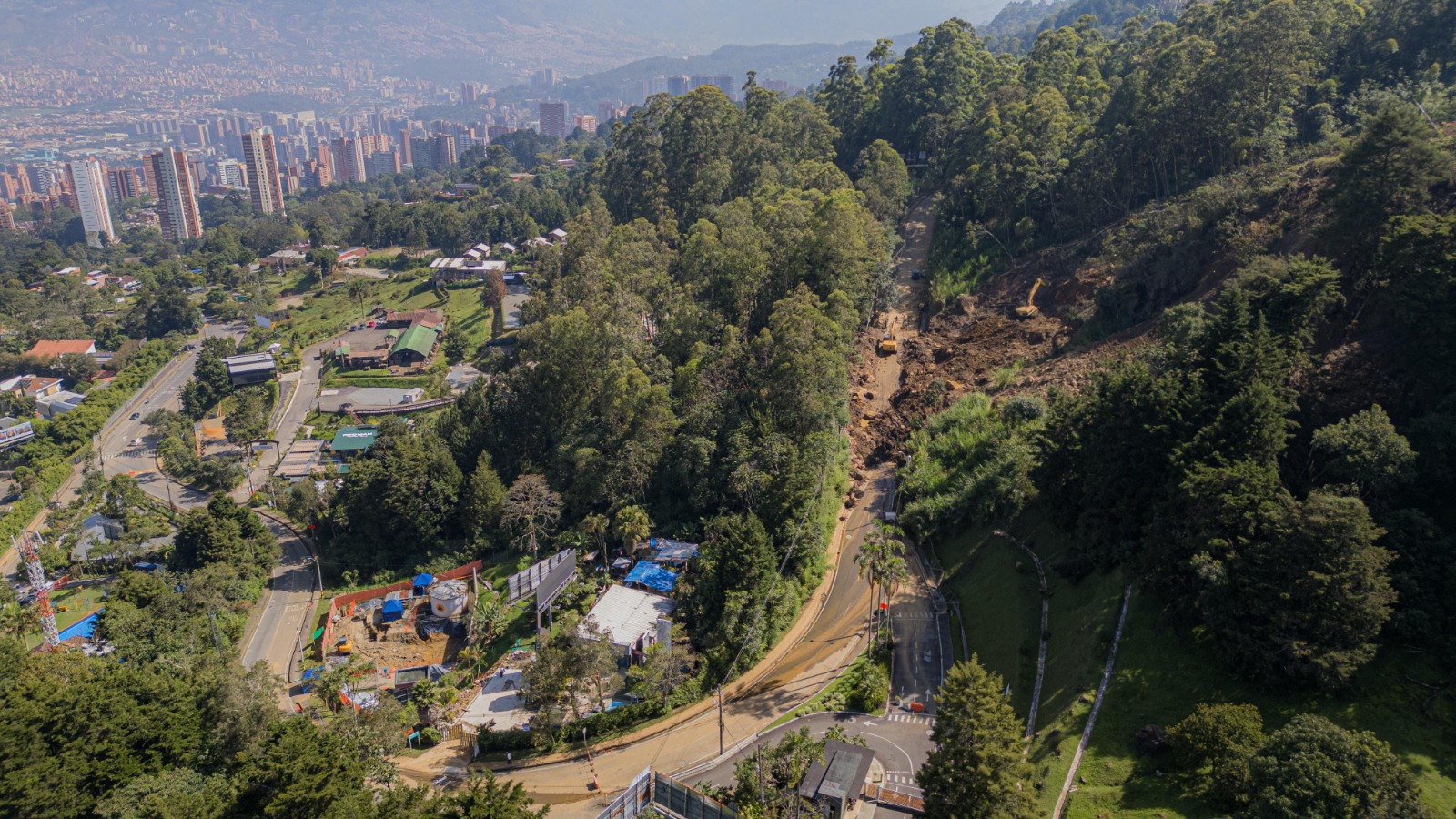 Deslizamiento en loma de los Balsos
