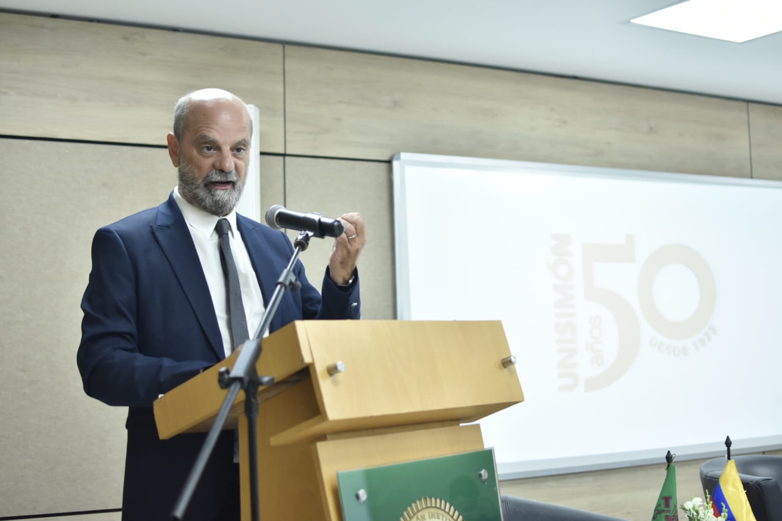“En un mundo tecnológico necesitamos aún más a los maestros”: Jean-Michel Blanquer