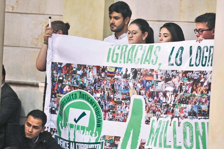 Tatequieto a atornillados en el poder sigue en veremos