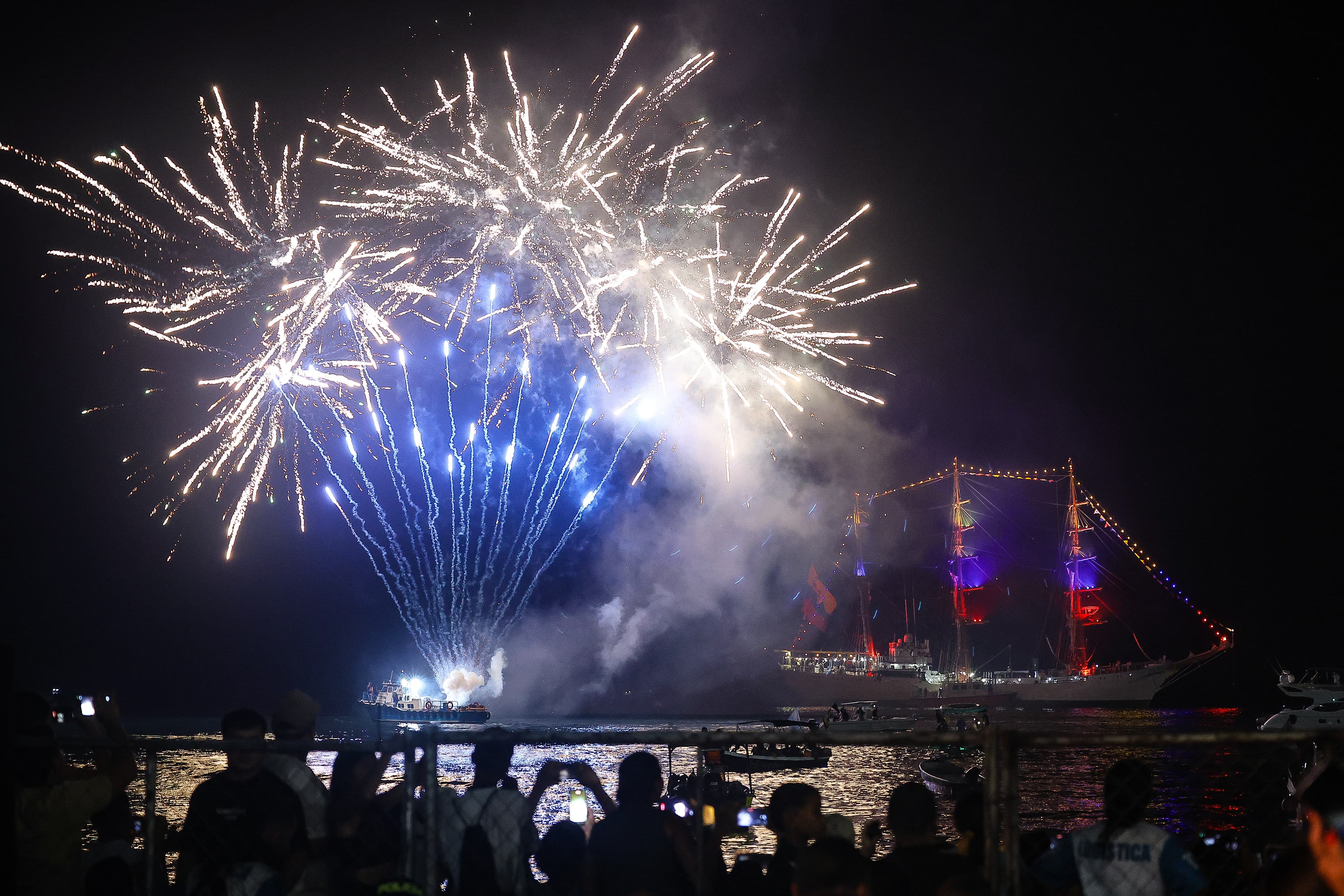 Carlos Vives, Niche y Elder Dayán cerraron con broche de oro las Fiestas del Mar 2025