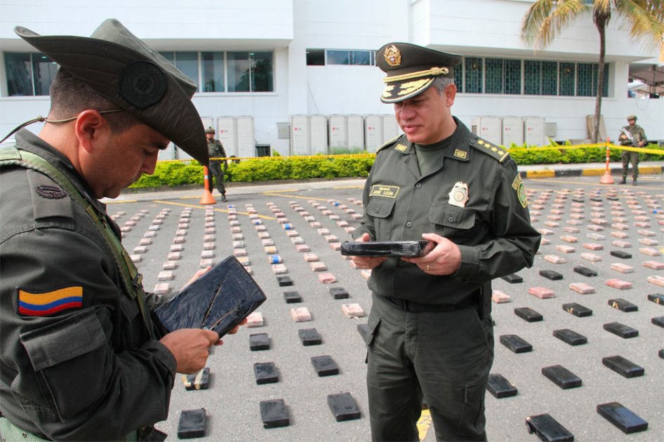 Hallan millonario cargamento de cocaína en Cali