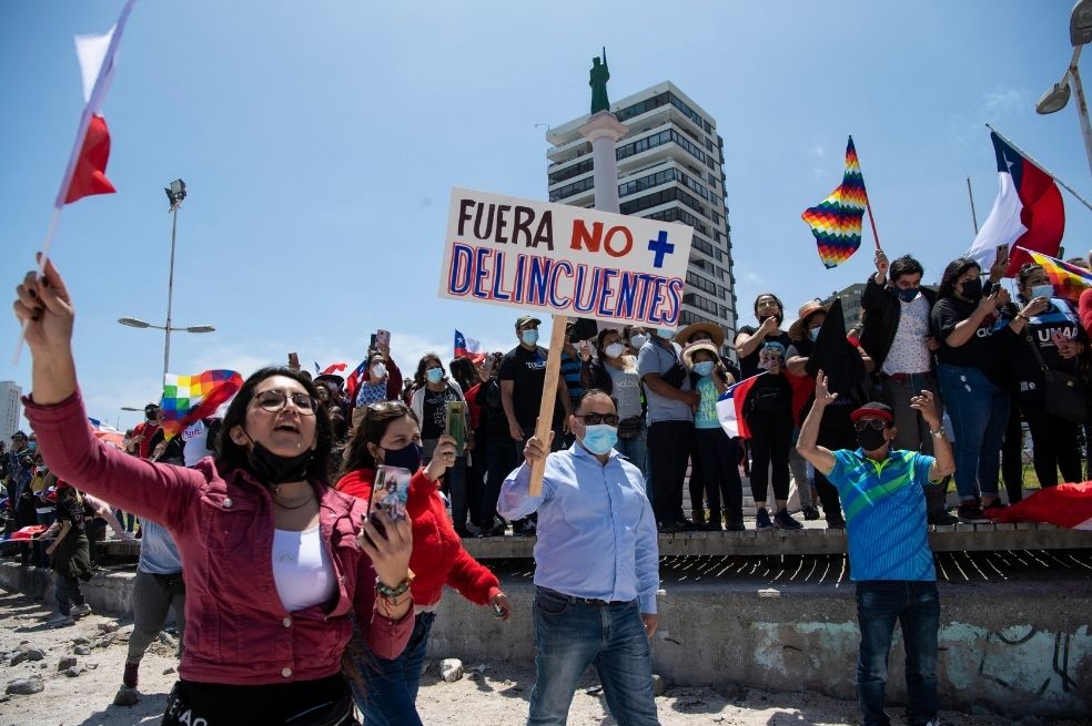 El maltrato a los migrantes venezolanos se produce por una política humanitaria por parte del Gobierno chileno, de acuerdo con expertos.