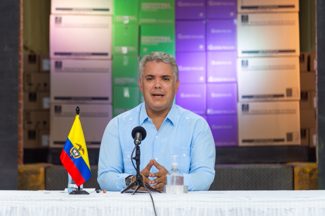 “La justicia se hace grande cuando llega a la verdad en providencias y no en micrófonos”: Duque a la JEP