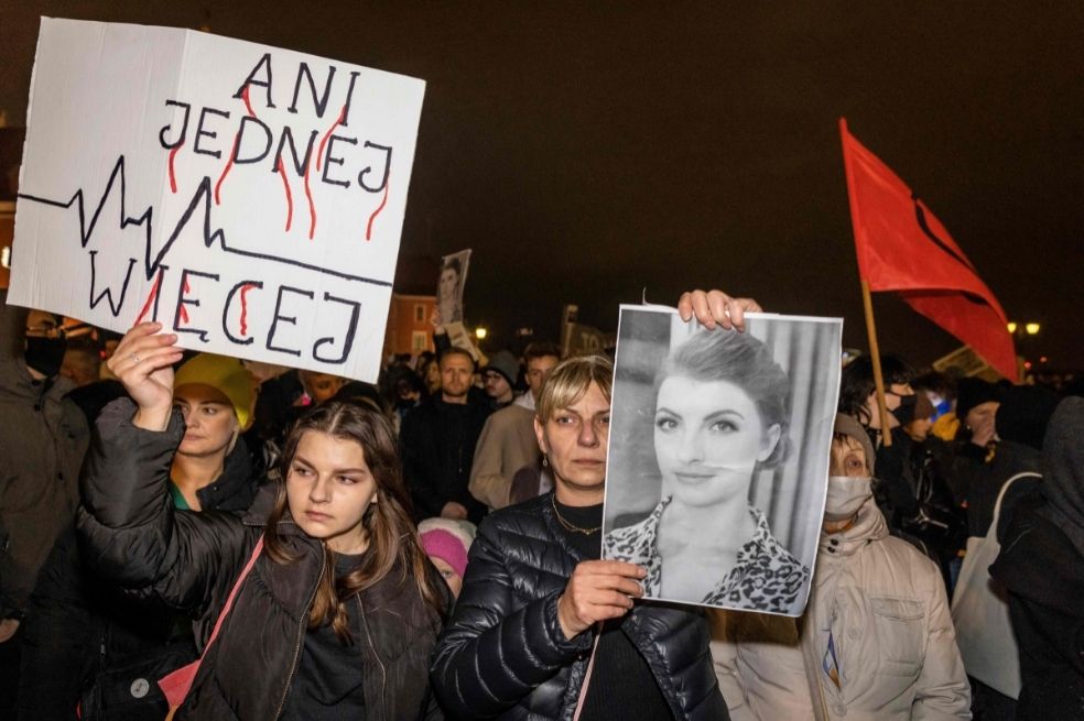 La muerte de una embarazada reabre el debate sobre el aborto en Polonia