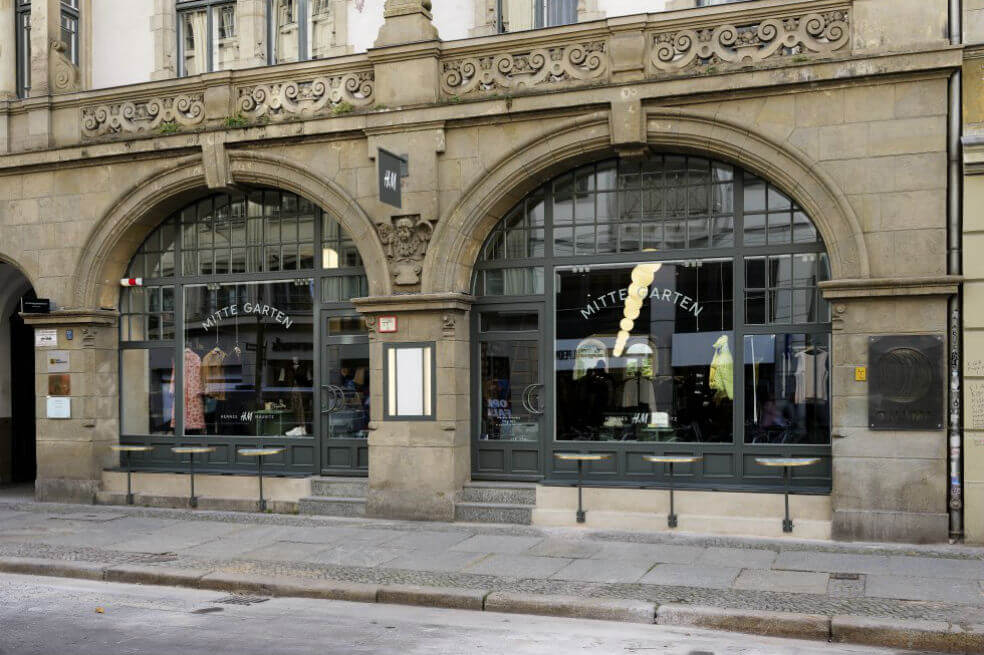 H&M ahora ofrece clases de yoga y café gratis en una de sus tiendas