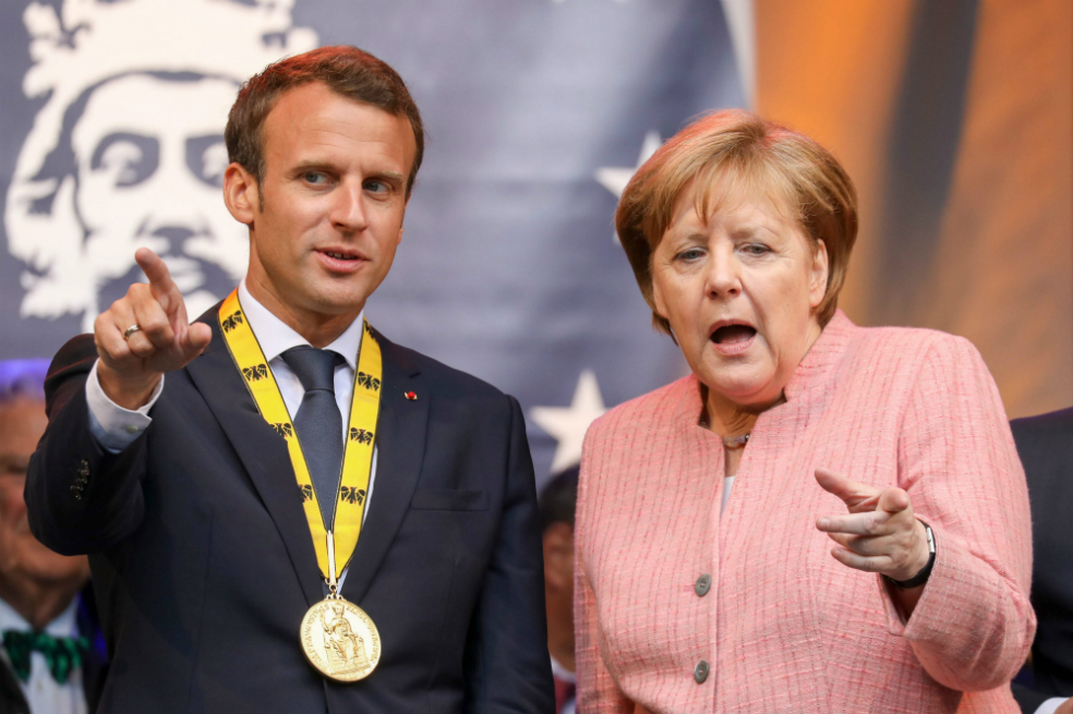 Macron presiona a Merkel para reformar Europa