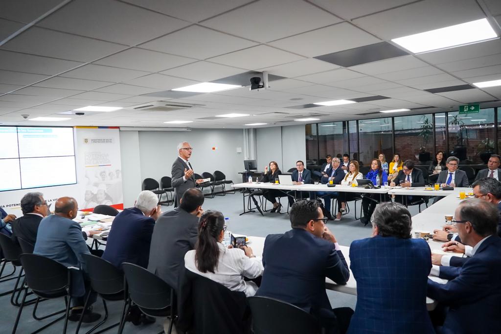 El ministro de salud se reunió con las EPS antes del segundo debate de la reforma