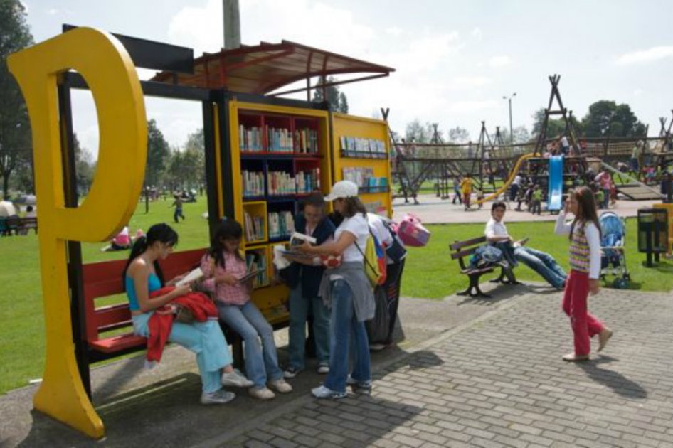 Regresan diez ‘Paraderos Paralibros Paraparques’ a Bogotá