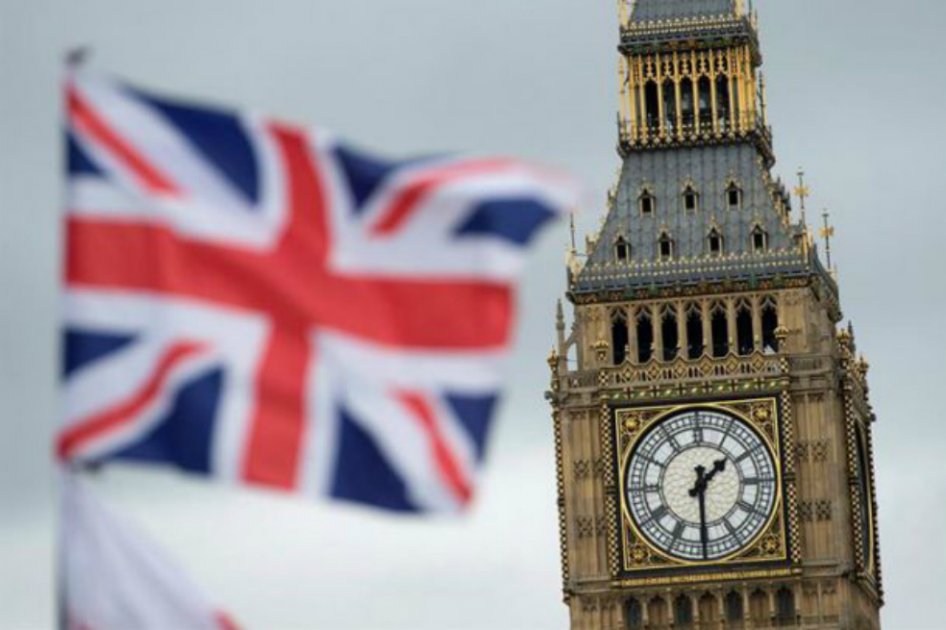 Inmigración al Reino Unido cae a su nivel más bajo en tres años