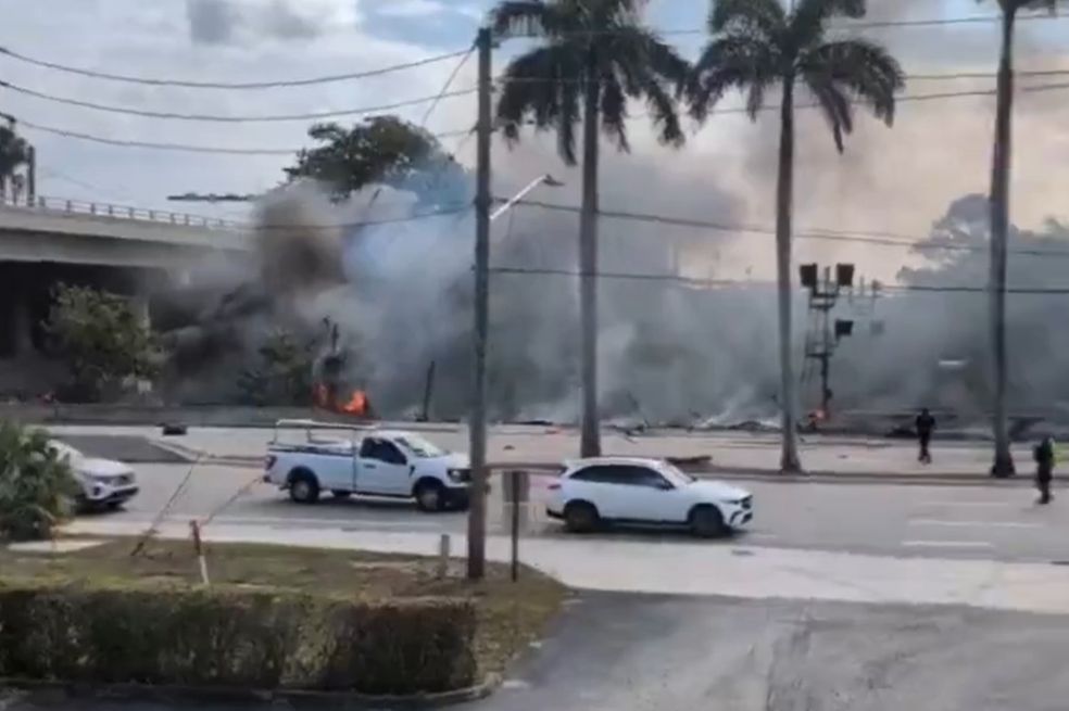 Video: tres muertos tras estrellarse avioneta en Boca Ratón (Florida)