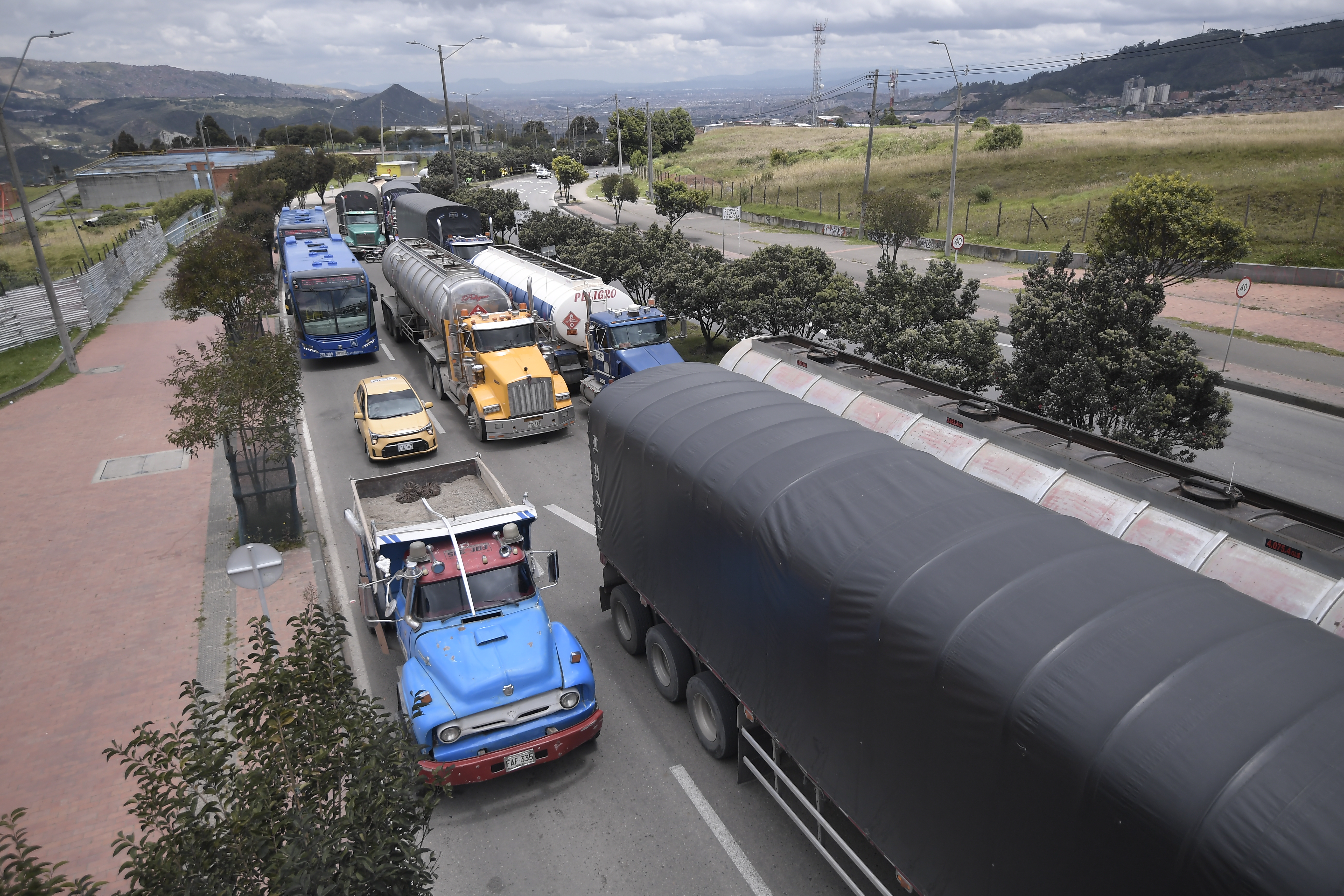 La vía al Llano vuelve a abrir este lunes: así circularán carros y camiones