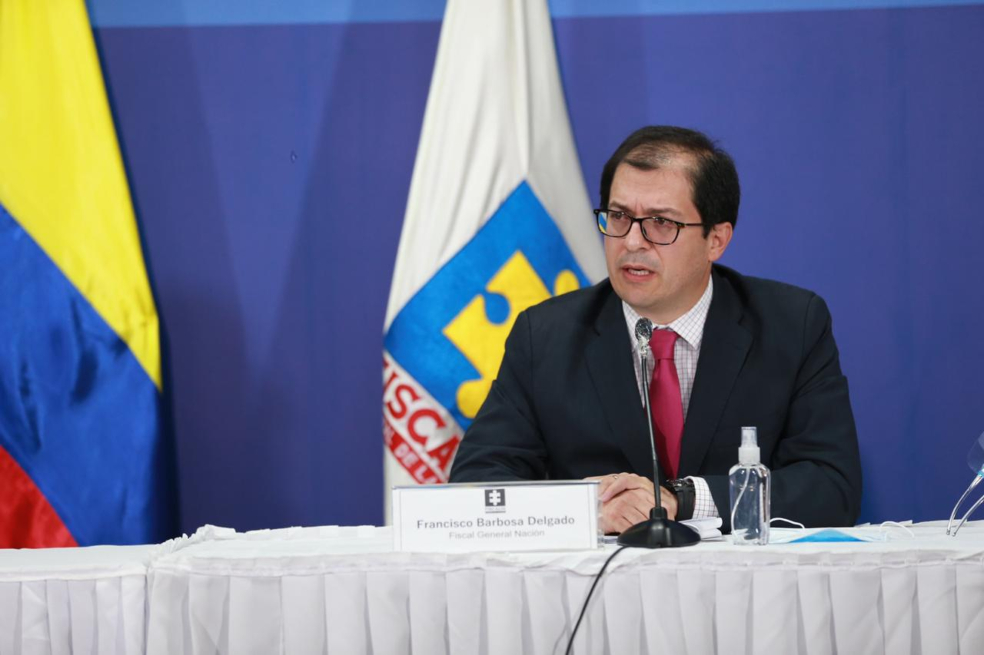 Dos estudiantes de la Universidad Nacional presentaron el recurso el pasado 3 de julio, alegando que el haber declarado el periodo del fiscal general como personal ha afectado enormemente el sistema de pesos y contrapesos que estableció la Constitución del 91.