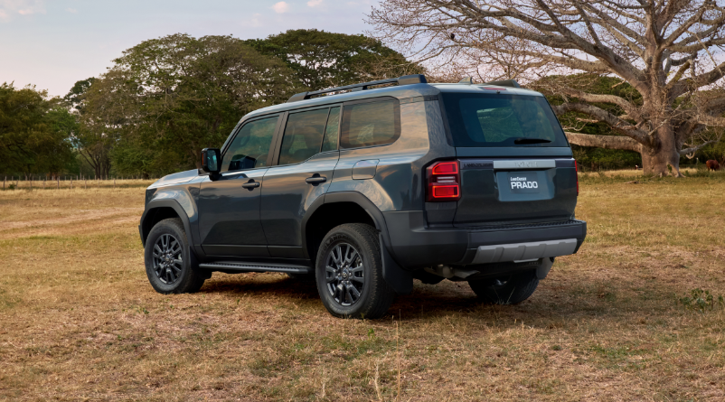 Según la versión, la Toyota Land Cruiser Prado puede usar llantas de especificación 265/70 R18 (First Edition y TX-L) O 245/70 R18 (TX).