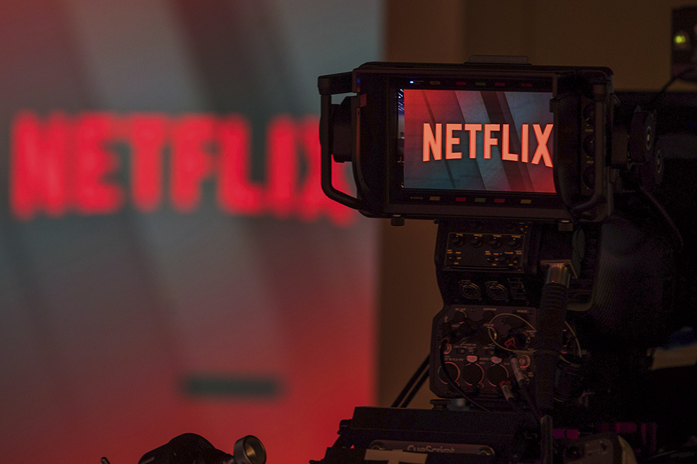 Netflix obtiene menos suscriptores de lo esperado y sus acciones bajan