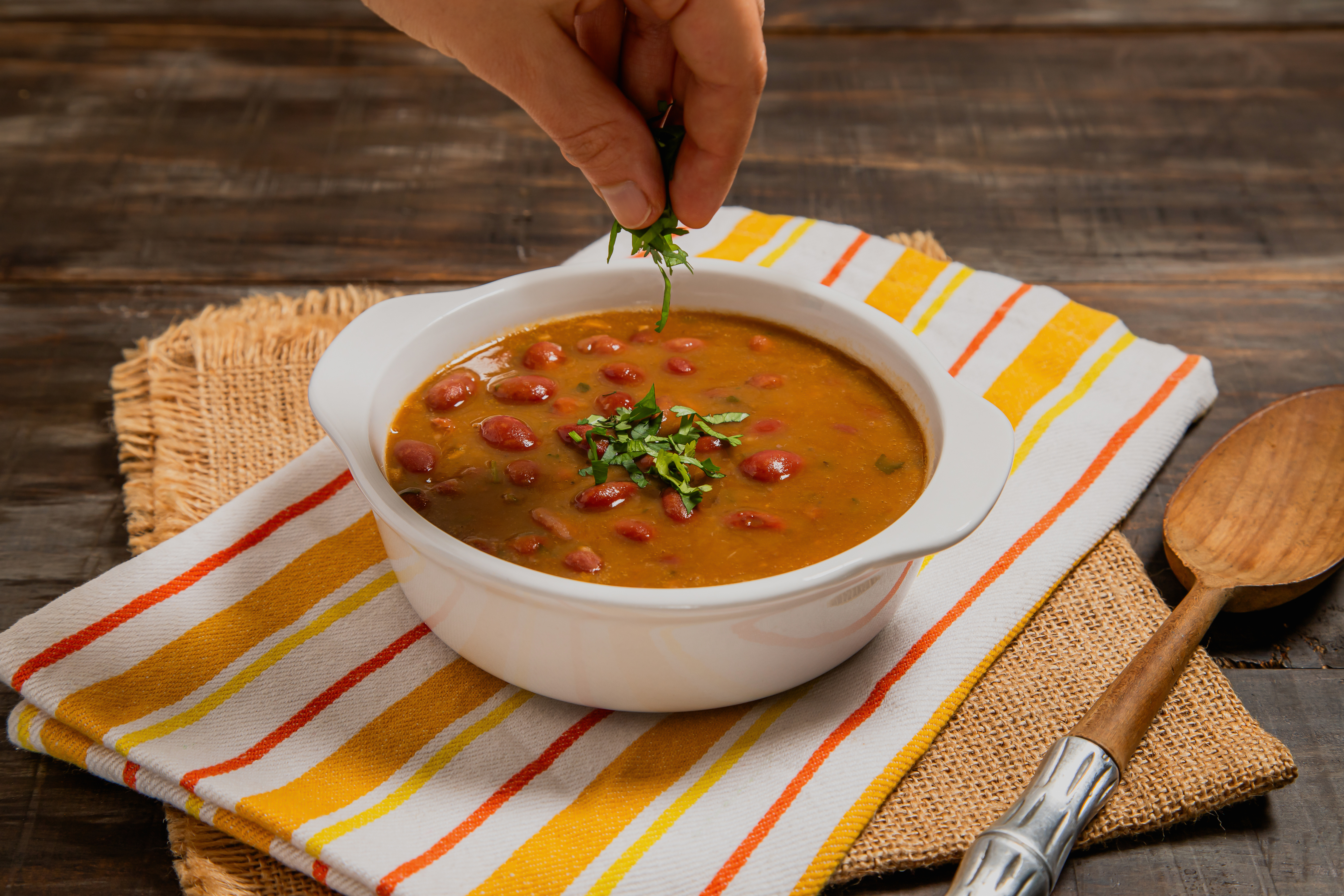 Esta es la receta para cocinar fríjoles rancheros