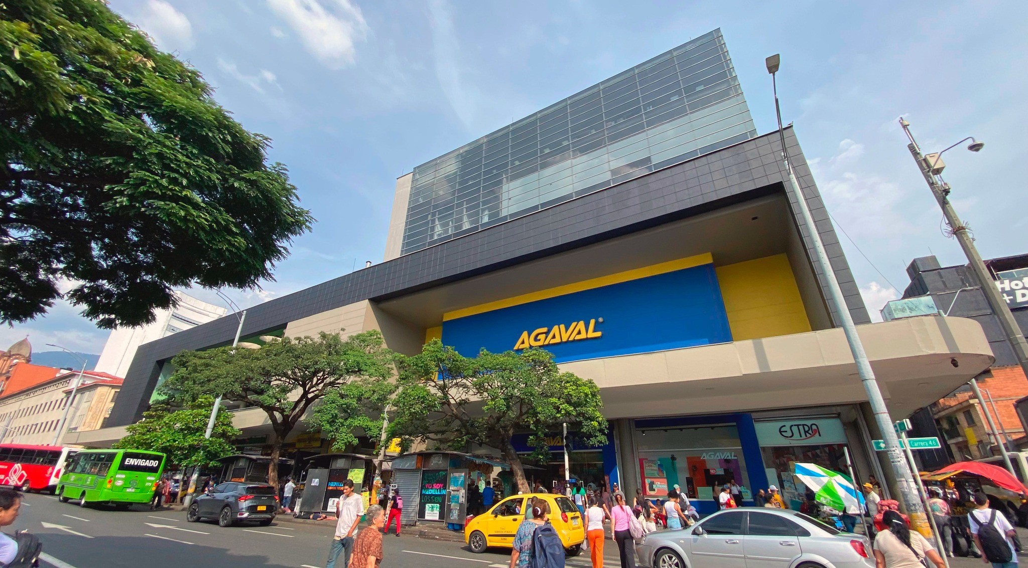 Vigilante disparó a un hombre tras discusión en centro comercial de Medellín