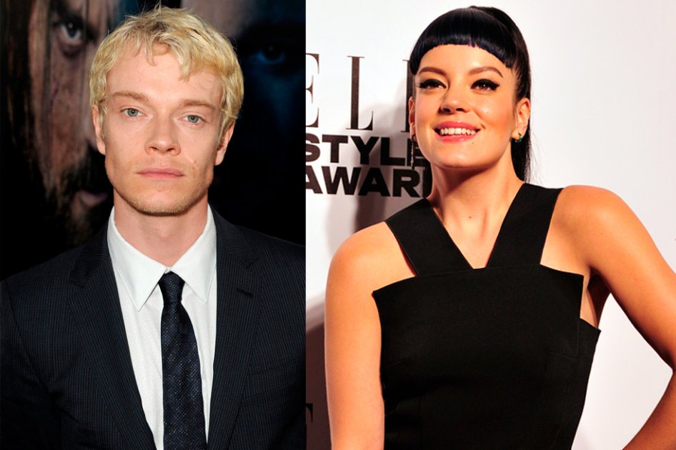 Alfie Allen y Lily Allen.