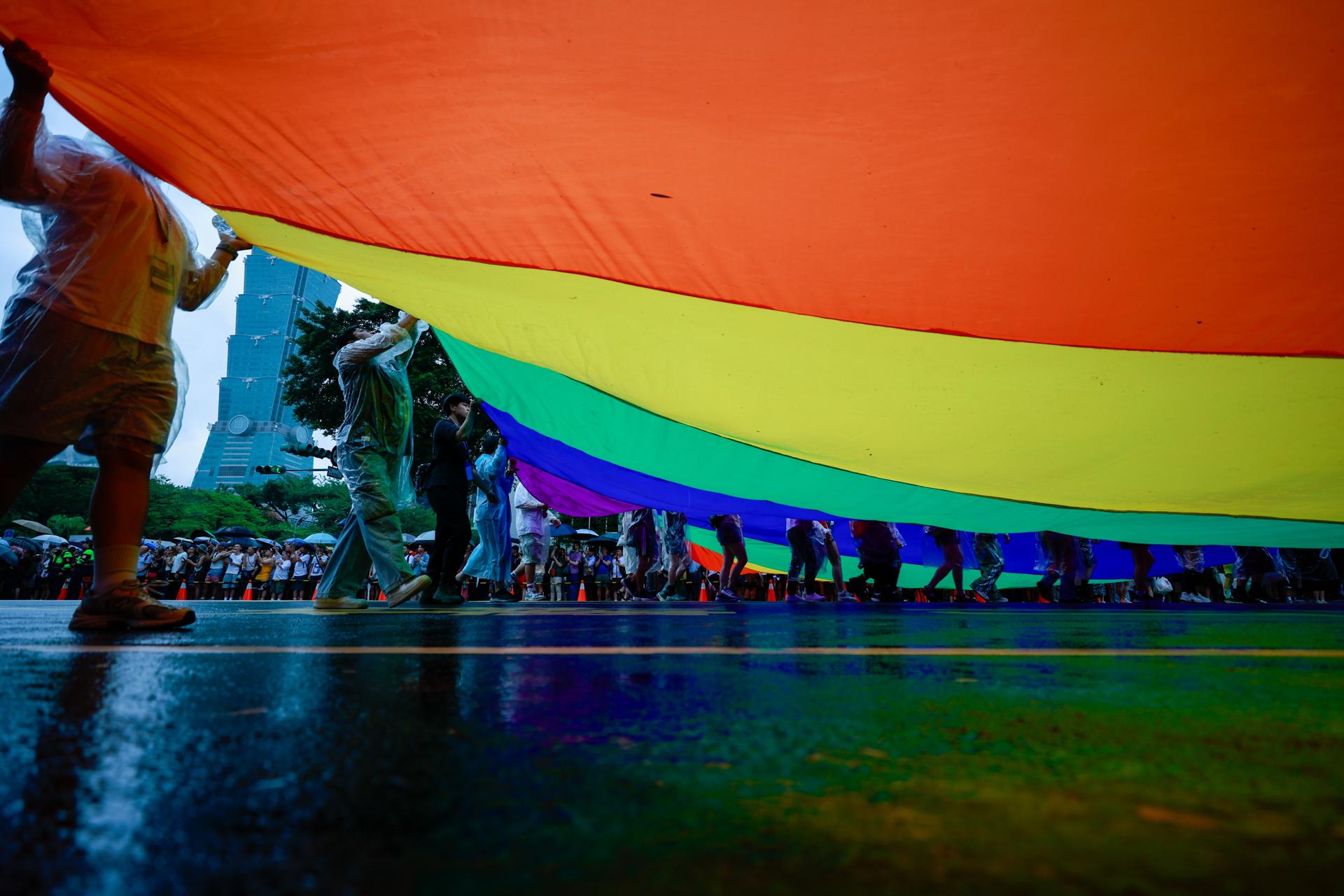 ¿Dónde avanzan y dónde retroceden los derechos LGBTIQ+ a nivel mundial? Un mapa interactivo