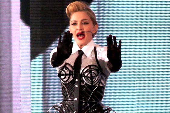 Madonna en un concierto de "MDNA Tour"