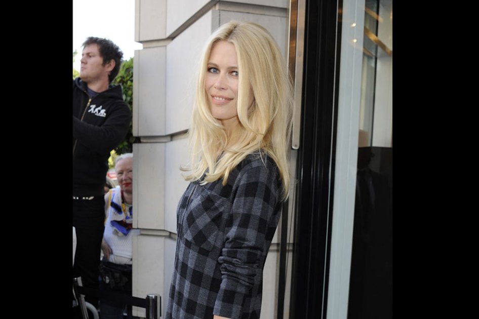 Claudia Schiffer rechazó a príncipe que pagaría 1 millón de dólares por una cena