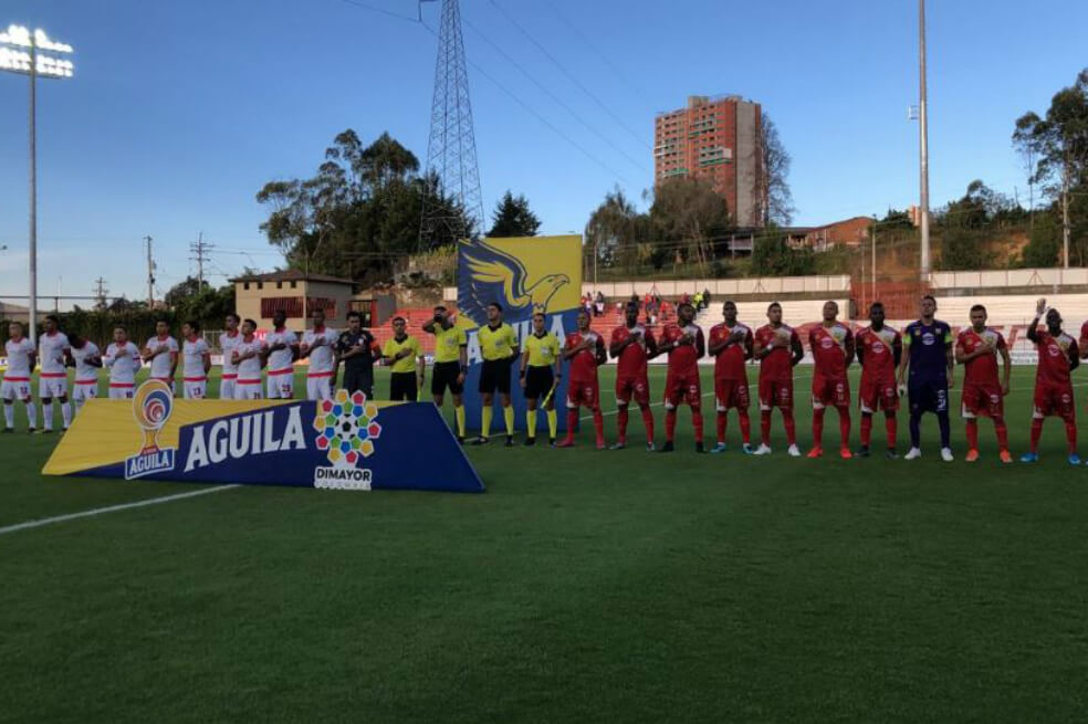 Santa Fe cayó en el estadio Alberto Grisales. / @AguilasDoradasR