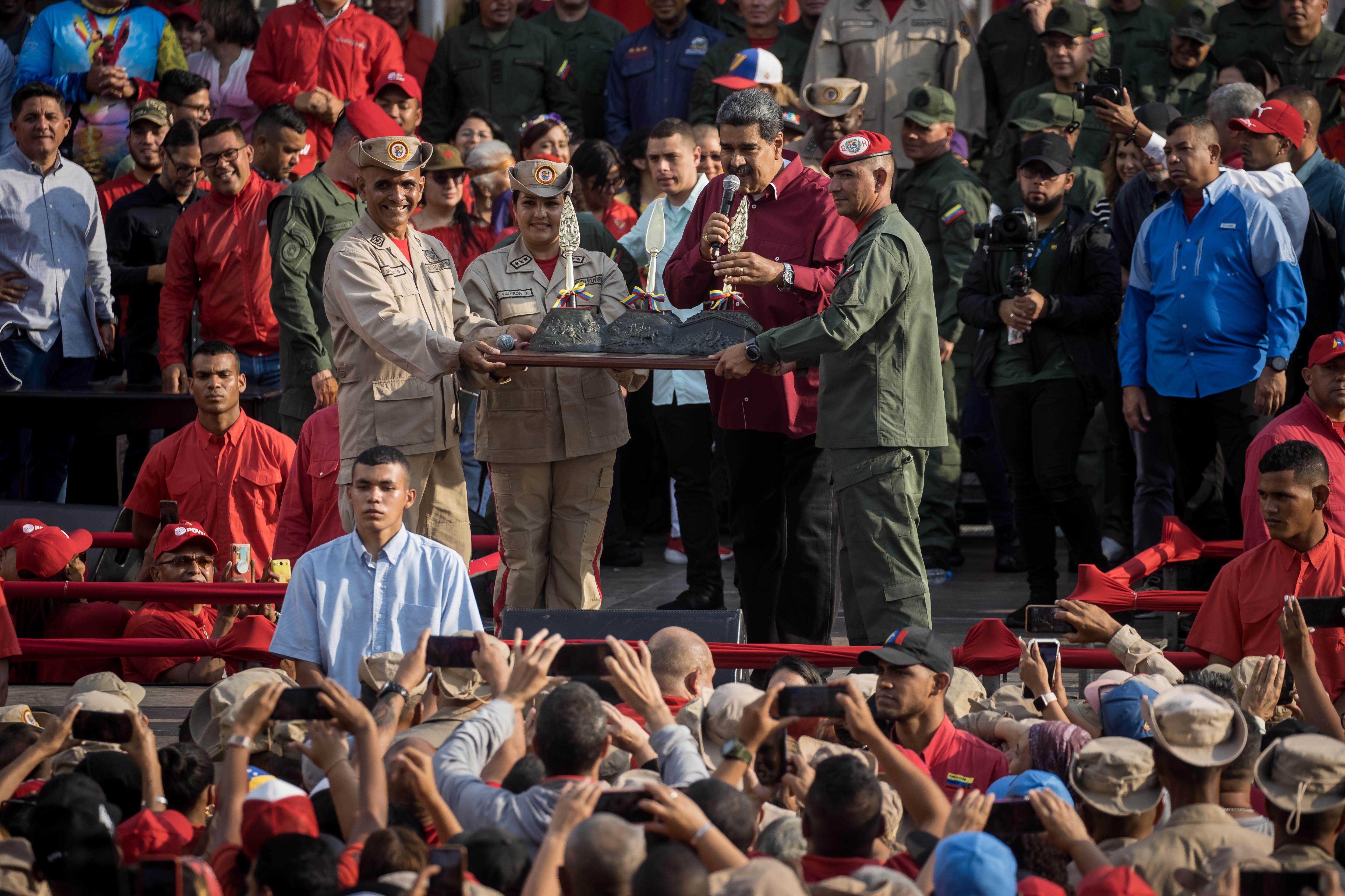 Maduro cumple 10 años en el poder y dice que todavía no hay fecha para elecciones