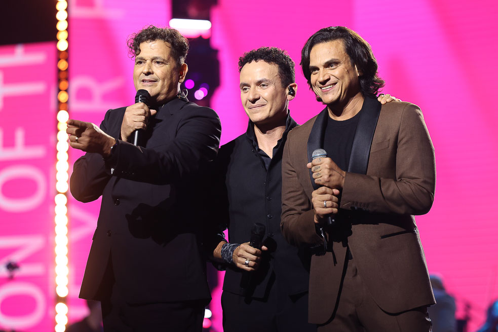 Silvestre Dangond, Carlos Vives y Fonseca homenajearon a Laura con 'Quiero decirte que te amo'.