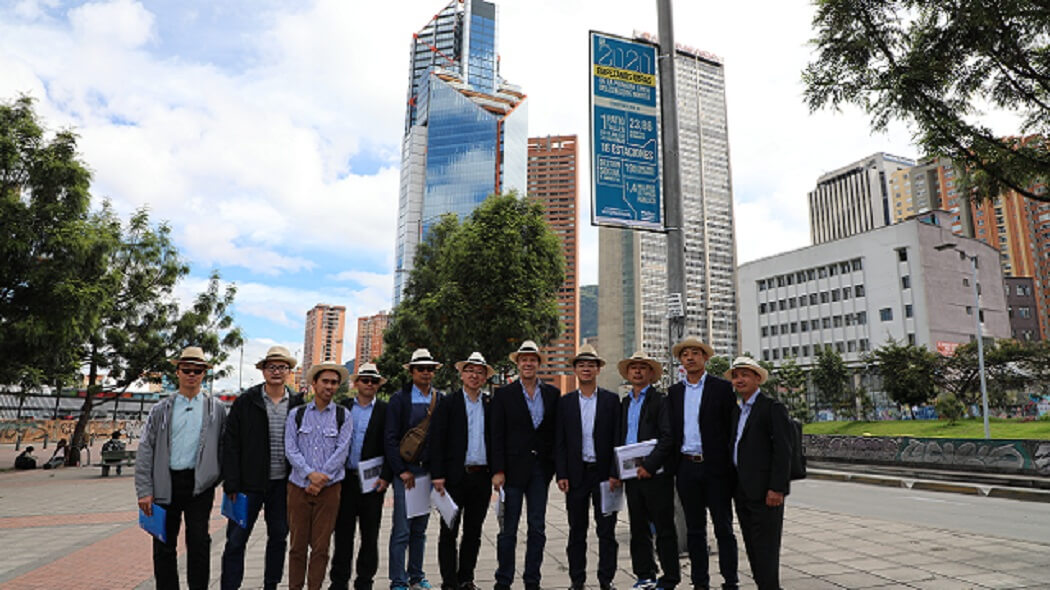 Concejal propone enseñar mandarín en colegios de Bogotá ante la llegada de chinos