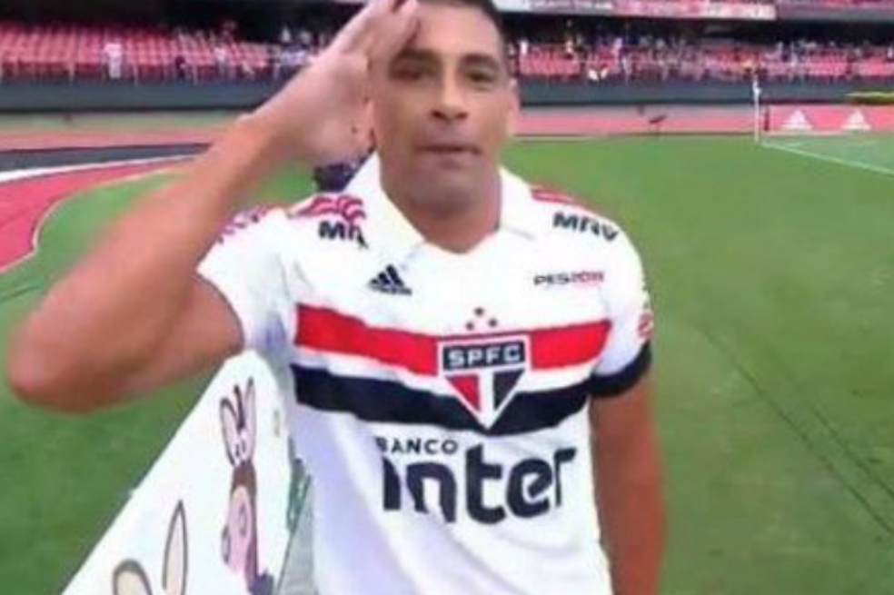 Futbolista del Sao Paulo dedica gol a Bolsonaro y genera polémica en Brasil
