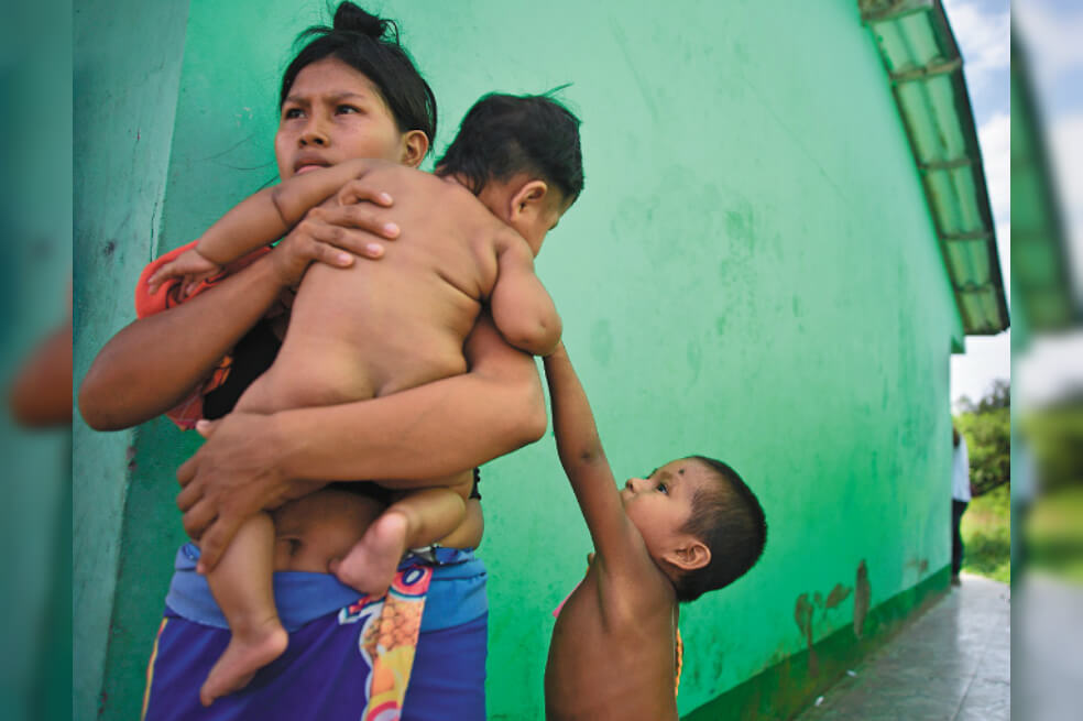 A principios de enero, a Tribugá llegaron 126 indígenas wounaan, entre ellos 75 niños. Este pueblo indígena es binacional y al menos este grupo es originario del alto Baudó.  / Fotos: Óscar Pérez