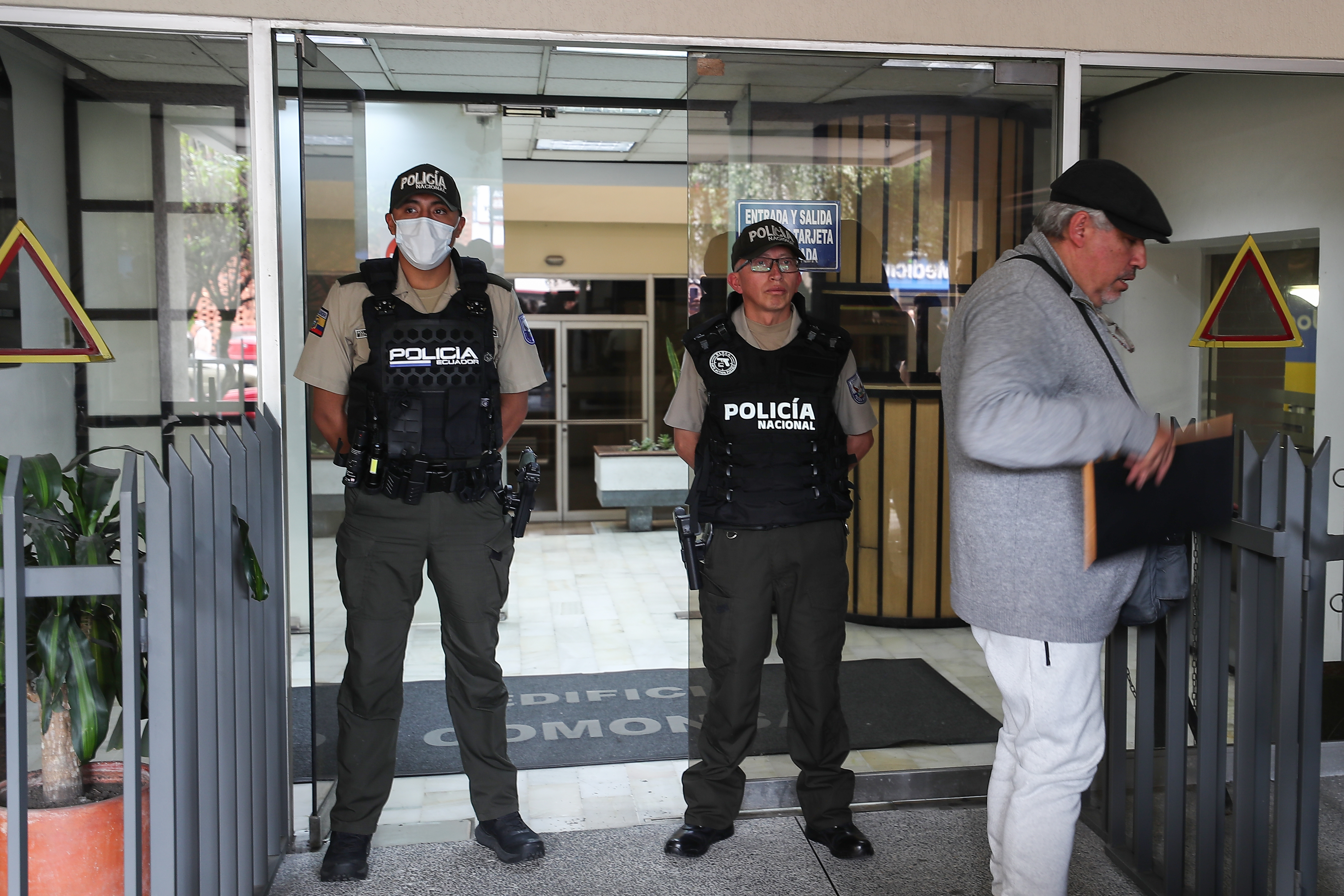 Policía en Ecuador, “preocupada” por el uso de menores de edad en crímenes