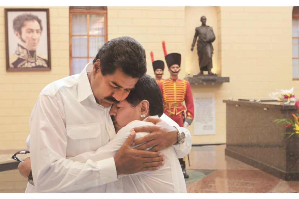¿Está “loco” Maradona por apoyar a Maduro?