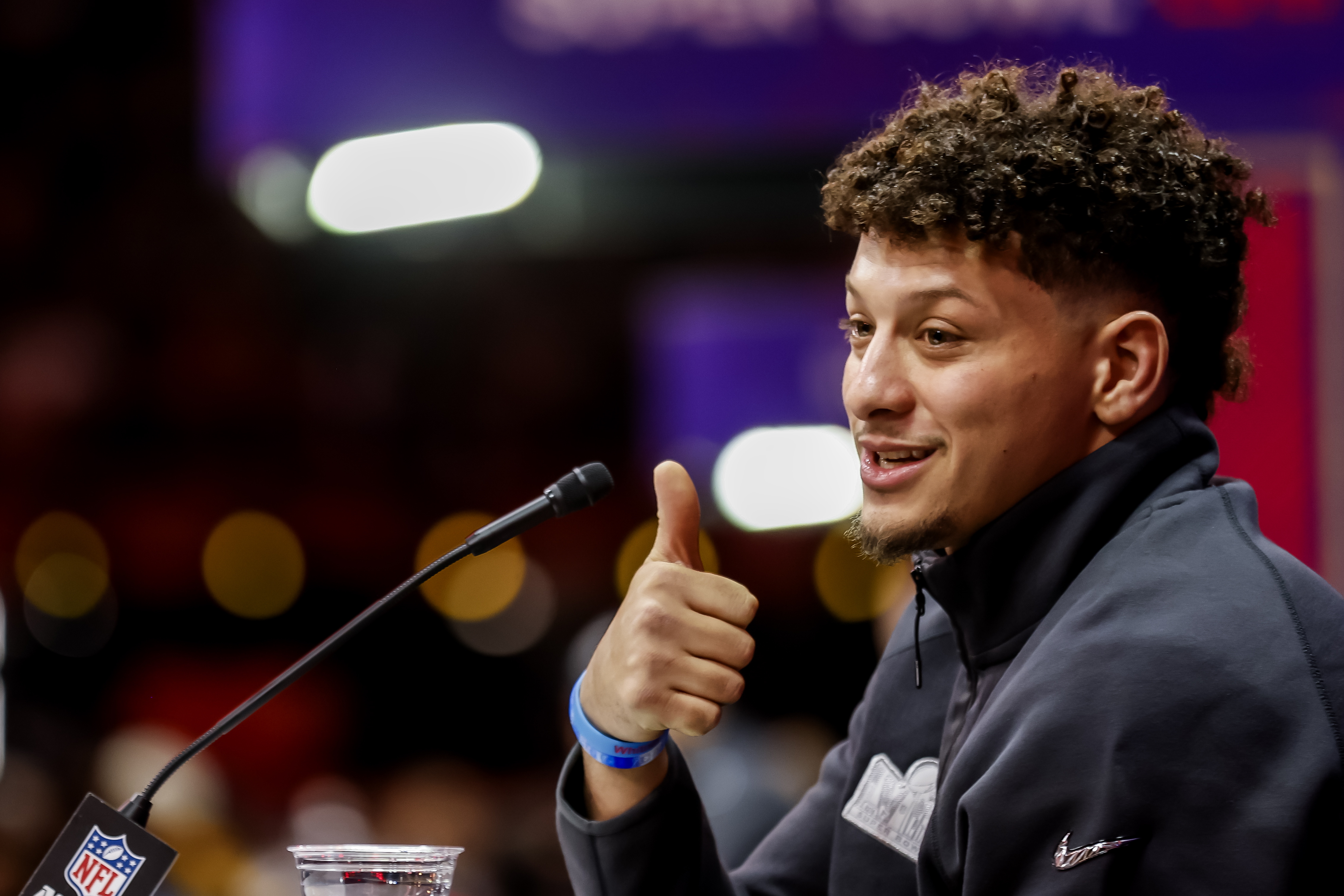 Las Vegas (United States), 05/02/2024.- Kansas City Chiefs quarterback Patrick Mahomes participates in the National Football League's Super Bowl LVIII Opening Night event at Allegiant Stadium in Las Vegas, Nevada, USA, 05 February 2024. The AFC champion Kansas City Chiefs face the NFC champion San Francisco 49ers in Super Bowl LVIII at State Allegiant Stadium in Las Vegas, Nevada, 11 February 2024. EFE/EPA/CAROLINE BREHMAN