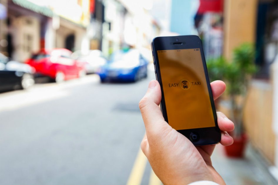 Easy Taxi, de origen brasileño, y Tappsi, colombiana, anunciaron su fusión./ Bloomberg