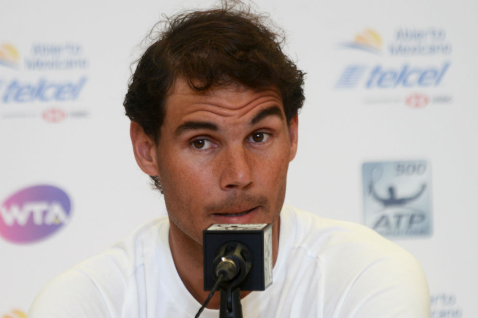 Nadal arranca con triunfo en Barcelona, Djokovic vuelve a decepcionar