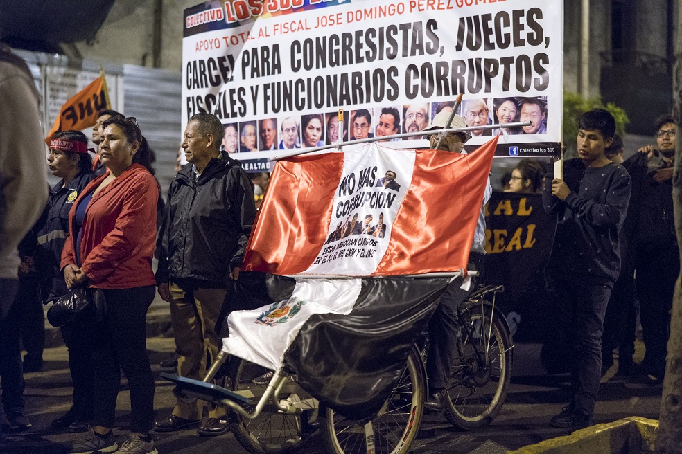 Ni izquierda ni derecha se salvan de la corrupción en Perú
