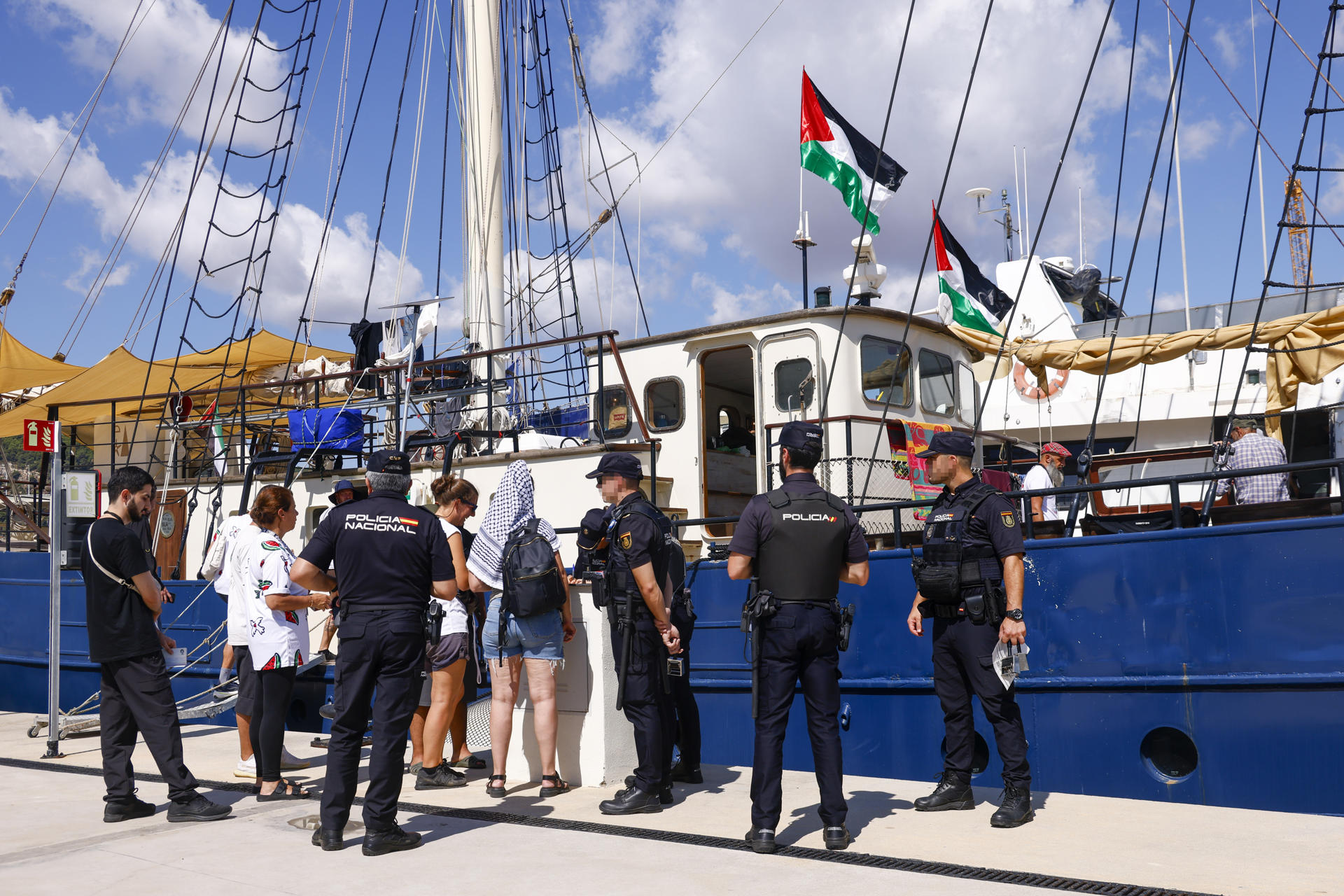 Flotilla en camino a Gaza: delegación colombiana y regreso de algunos barcos por mal clima