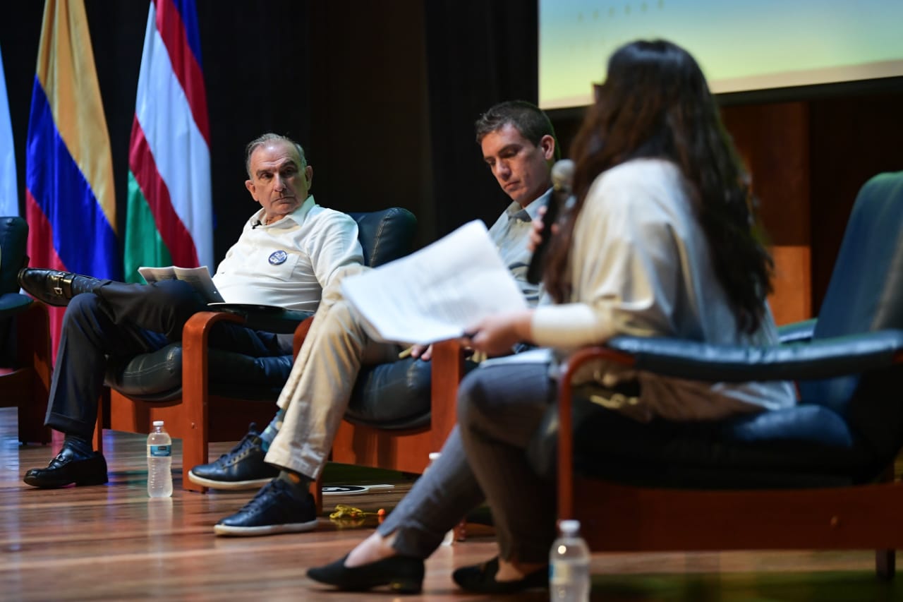 Debate de candidatos al Congreso en Cali