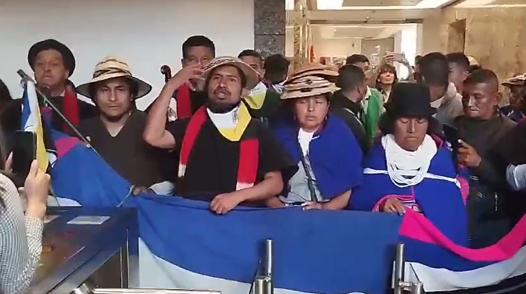 Candidatos a la Alcaldía de Bogotá van a sede de Semana para apoyar a la revista