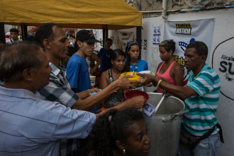 Crece el trueque en Venezuela como fórmula para conseguir productos desaparecidos