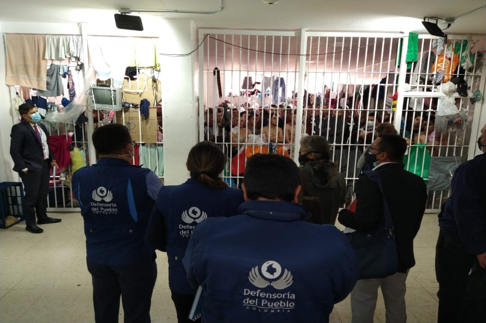 Los hallazgos de la Defensoría en centros de detención transitoria regionales