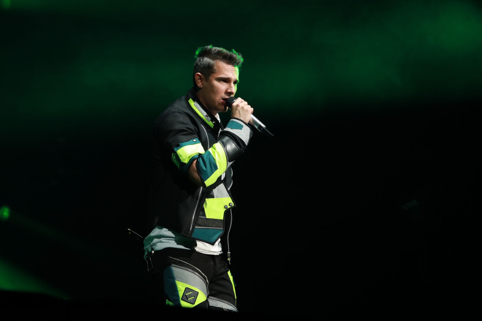 Pipe Bueno celebró 15 años de carrera musical con un gran concierto en Bogotá