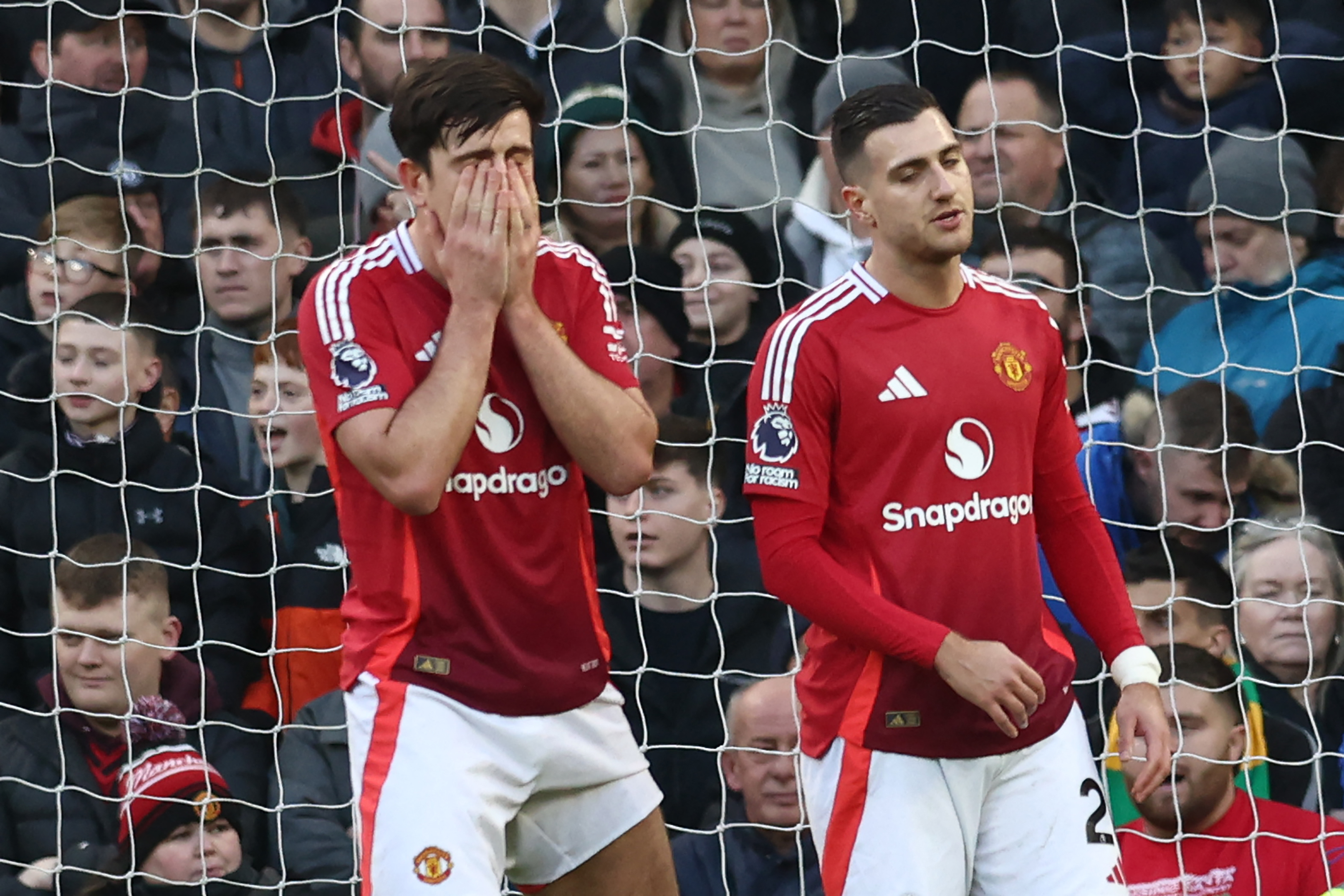 ¡Sorpresa en la Premier! Bournemouth de Sinisterra goleó 3-0 al Manchester United