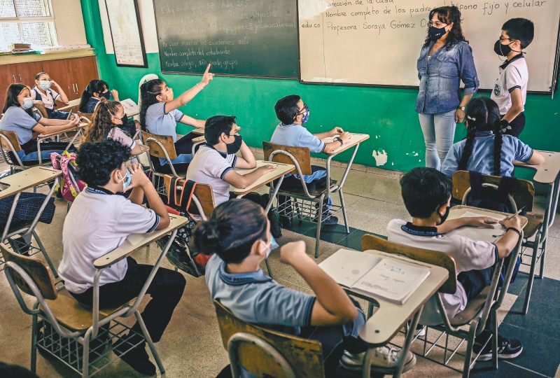 Pese a ómicron, la mayoría de países ha mantenido las escuelas abiertas