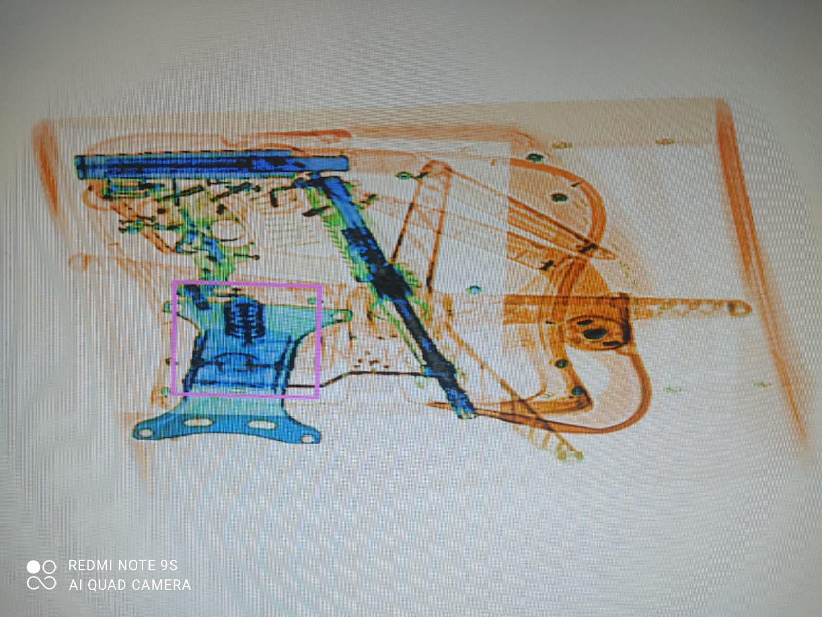 Una segunda ronda de hallazgos de armas en el aeropuerto El Dorado.