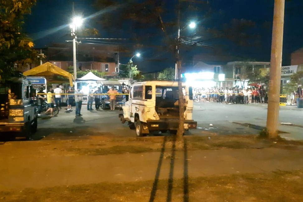 Los bomberos de la ciudad informan que la explosión ocurrió a las 6:41 de la tarde. Al sitio se dirigen dos máquinas extintoras con ocho unidades y una ambulancia con dos paramédicos.