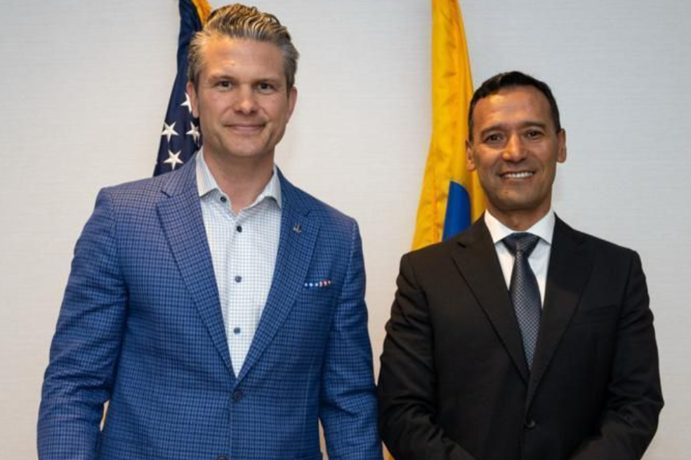 Ministro Pedro Sánchez se reunió con el secretario de Defensa de Estados Unidos